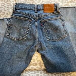 Levi’s wedgie straight jeans size 23